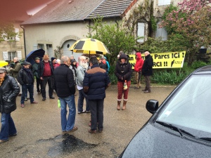 16-04-26-pic-noir-manif-chateau-chalon-dufay-4