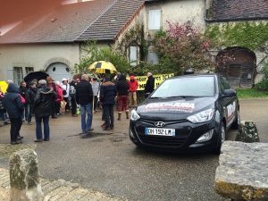 16-04-26-pic-noir-manif-chateau-chalon-dufay-5